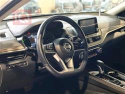 نيسان ألتيما